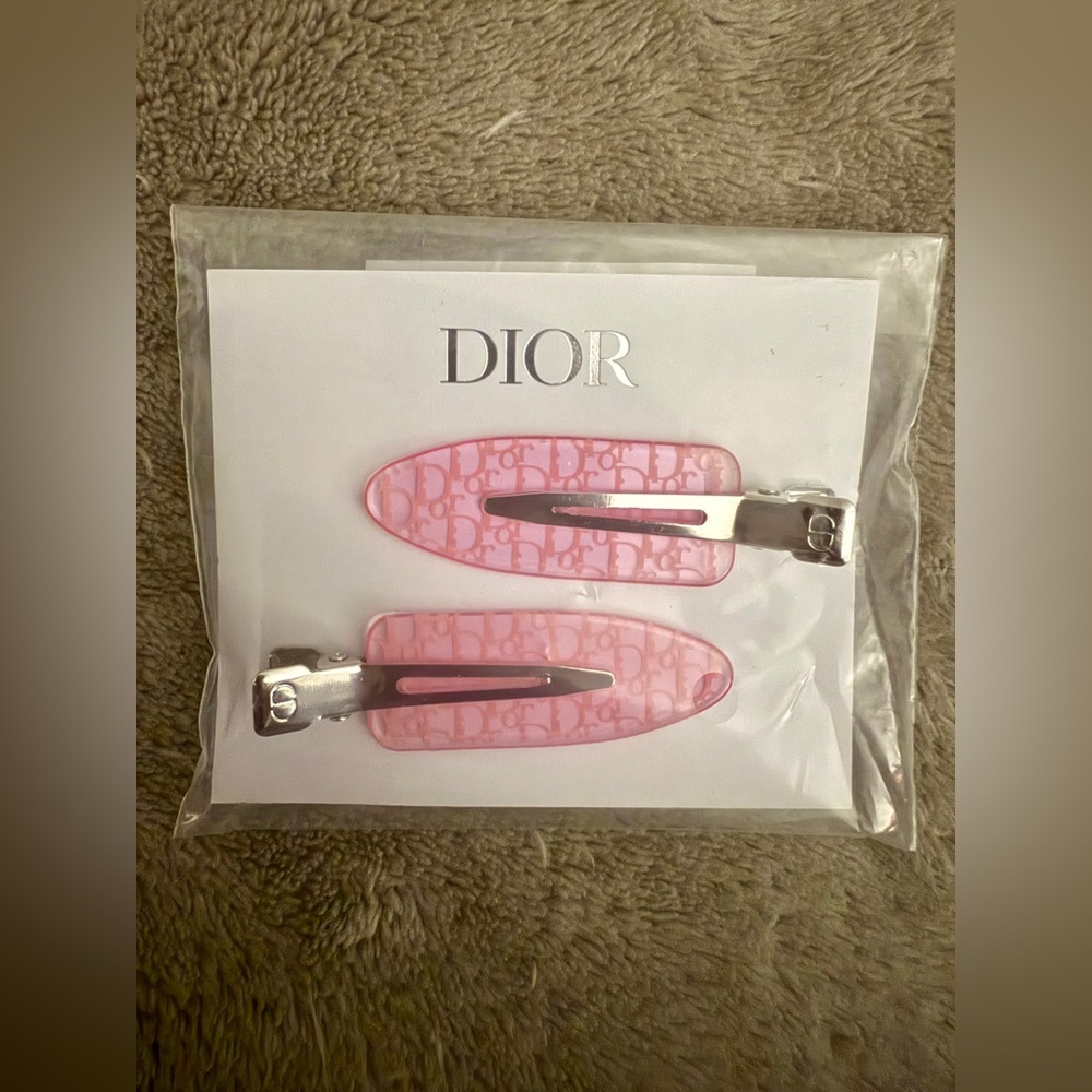 Dior Backstage Rosy Glow Hair Clip